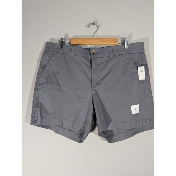Old Navy Womens Grey Everyday Mid Rise Chino Shorts Sz 16 Casual Preppy Mature - Picture 1 of 8